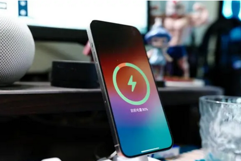 江孜苹果15换屏服务分享用什么充电器给iPhone15充电更好 