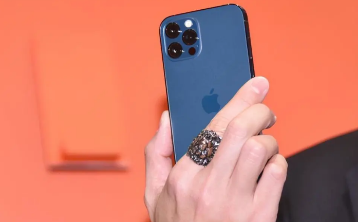江孜苹果手机维修分享iPhone12系列重启方法教程 